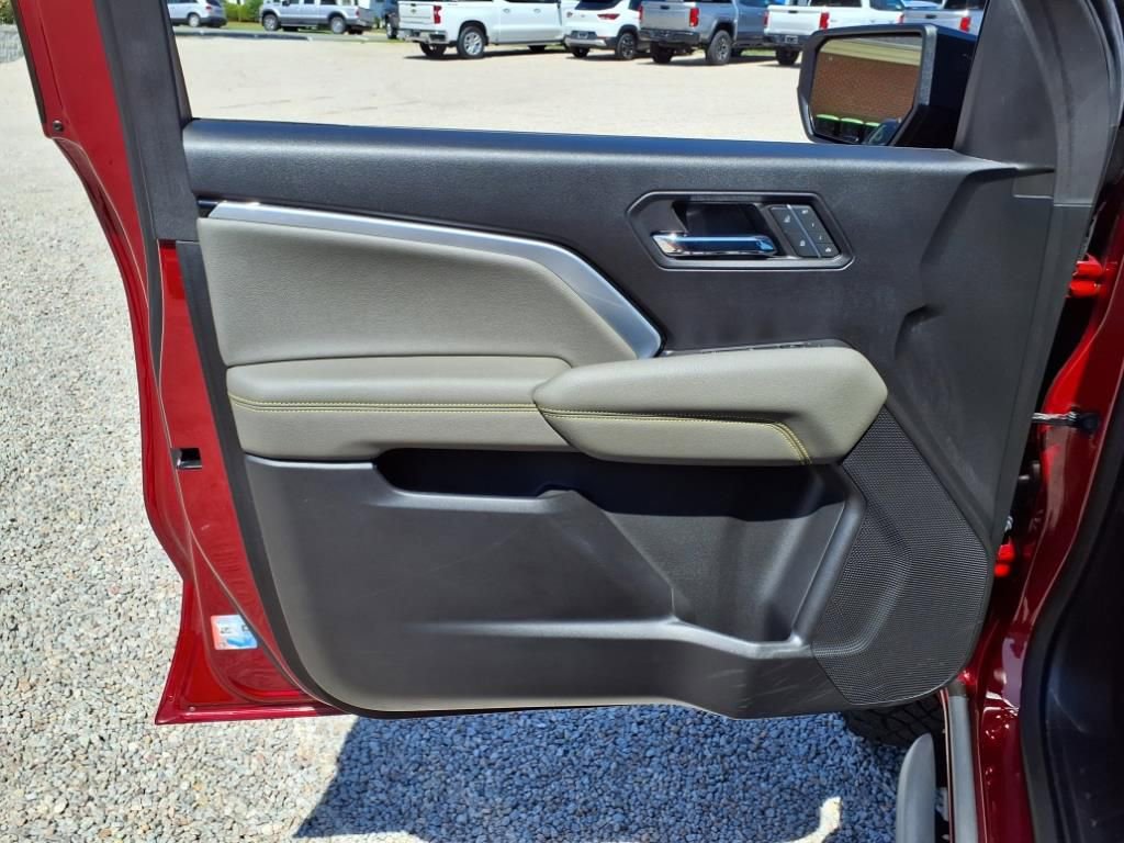 Used 2023 Chevrolet Colorado ZR2 w/ ZR2 Convenience Package III image 14