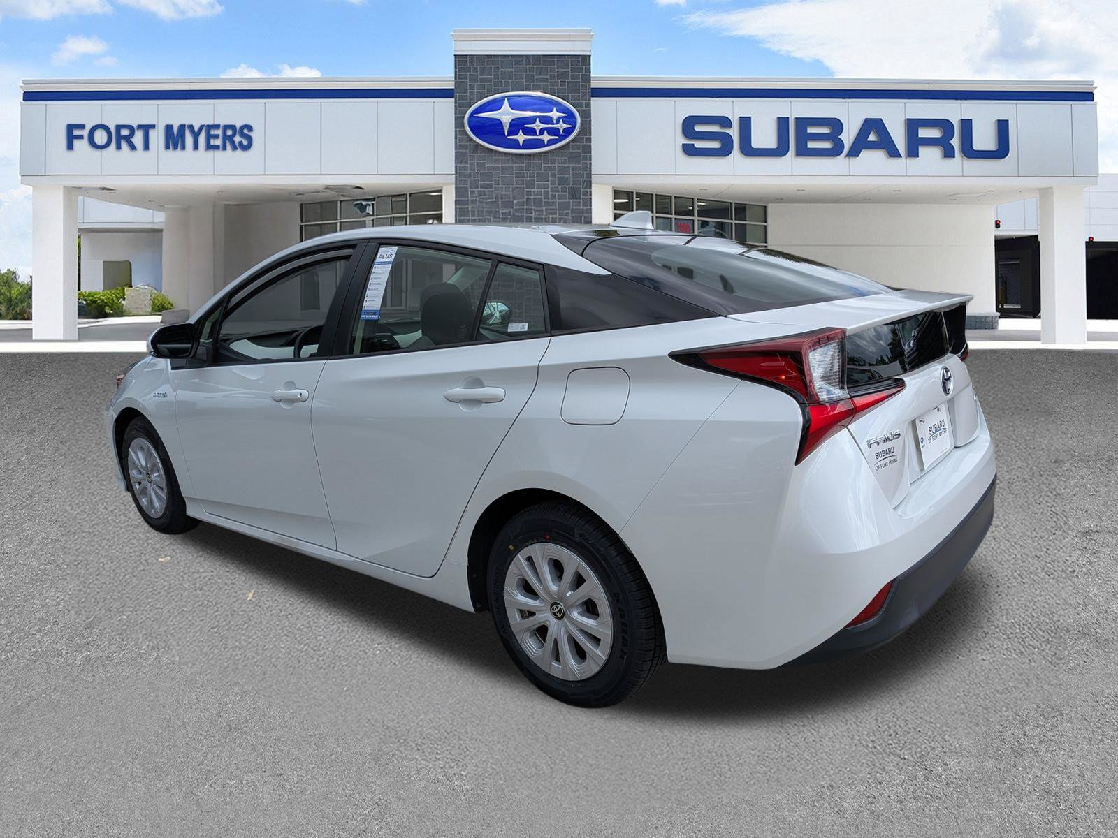 Used 2021 Toyota Prius L Eco FWD image 6