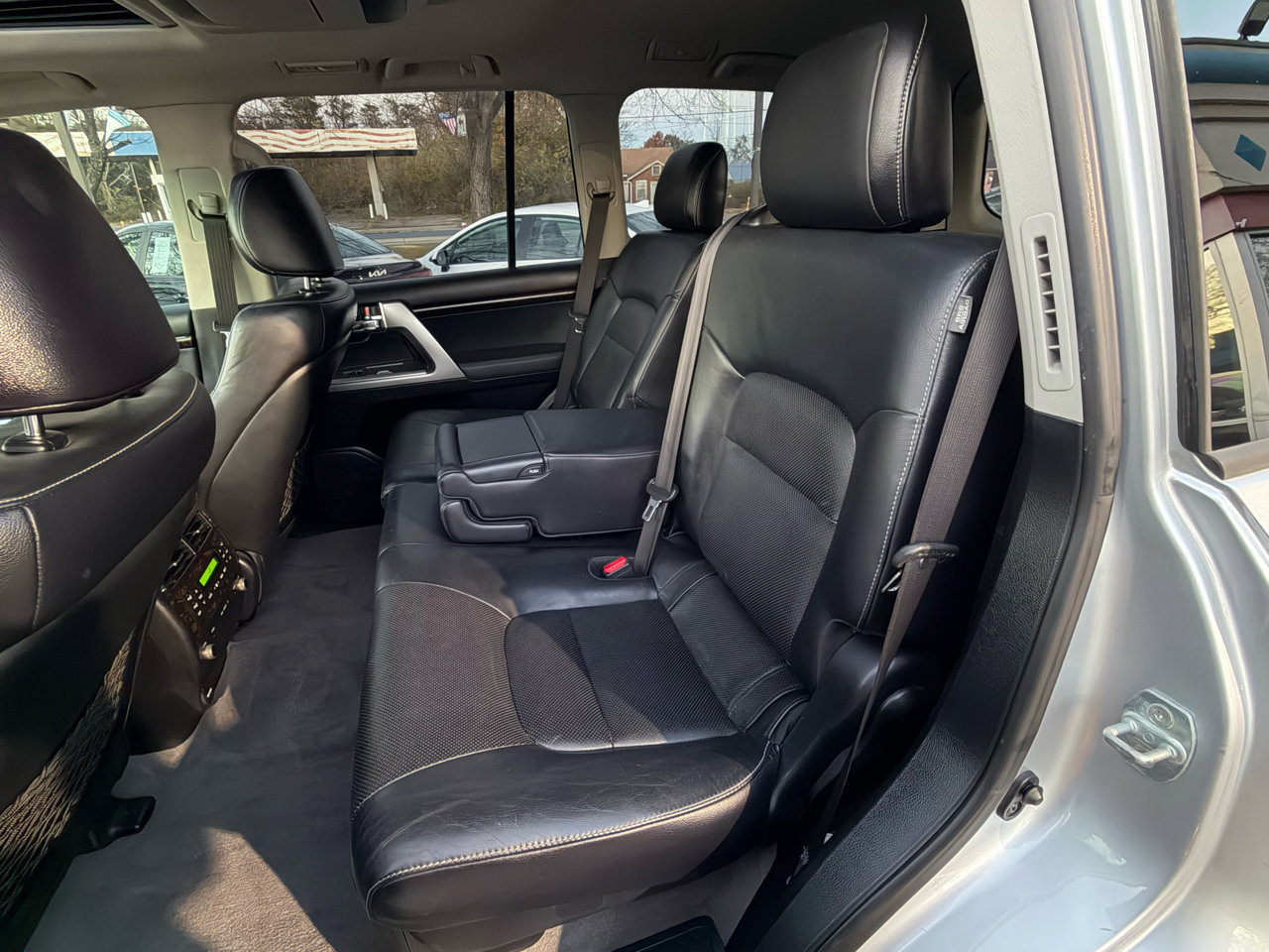 Used 2013 Toyota Land Cruiser image 23