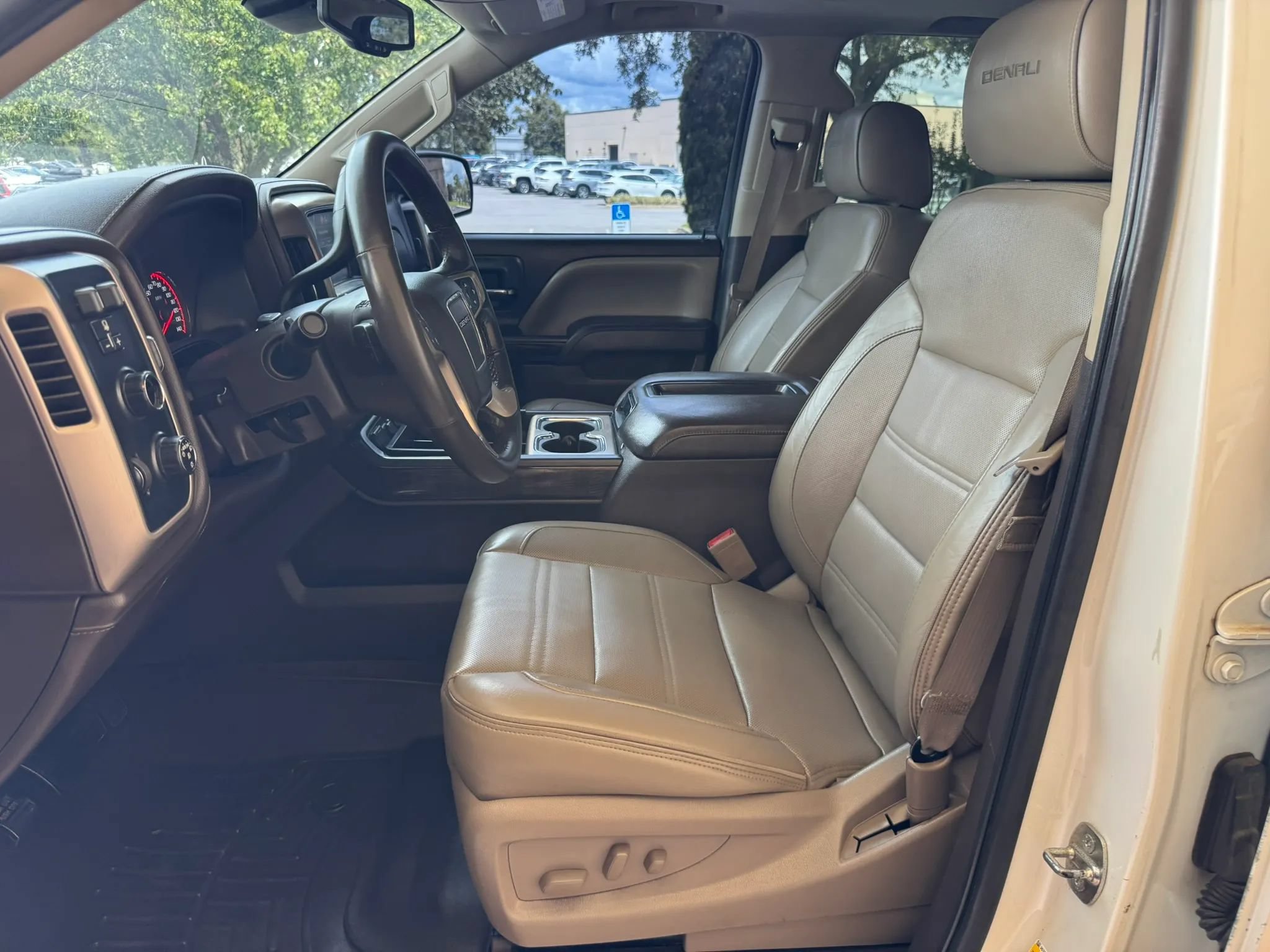 Used 2015 GMC Sierra 1500 Denali w/ Driver Alert Package AWD/4WD image 12