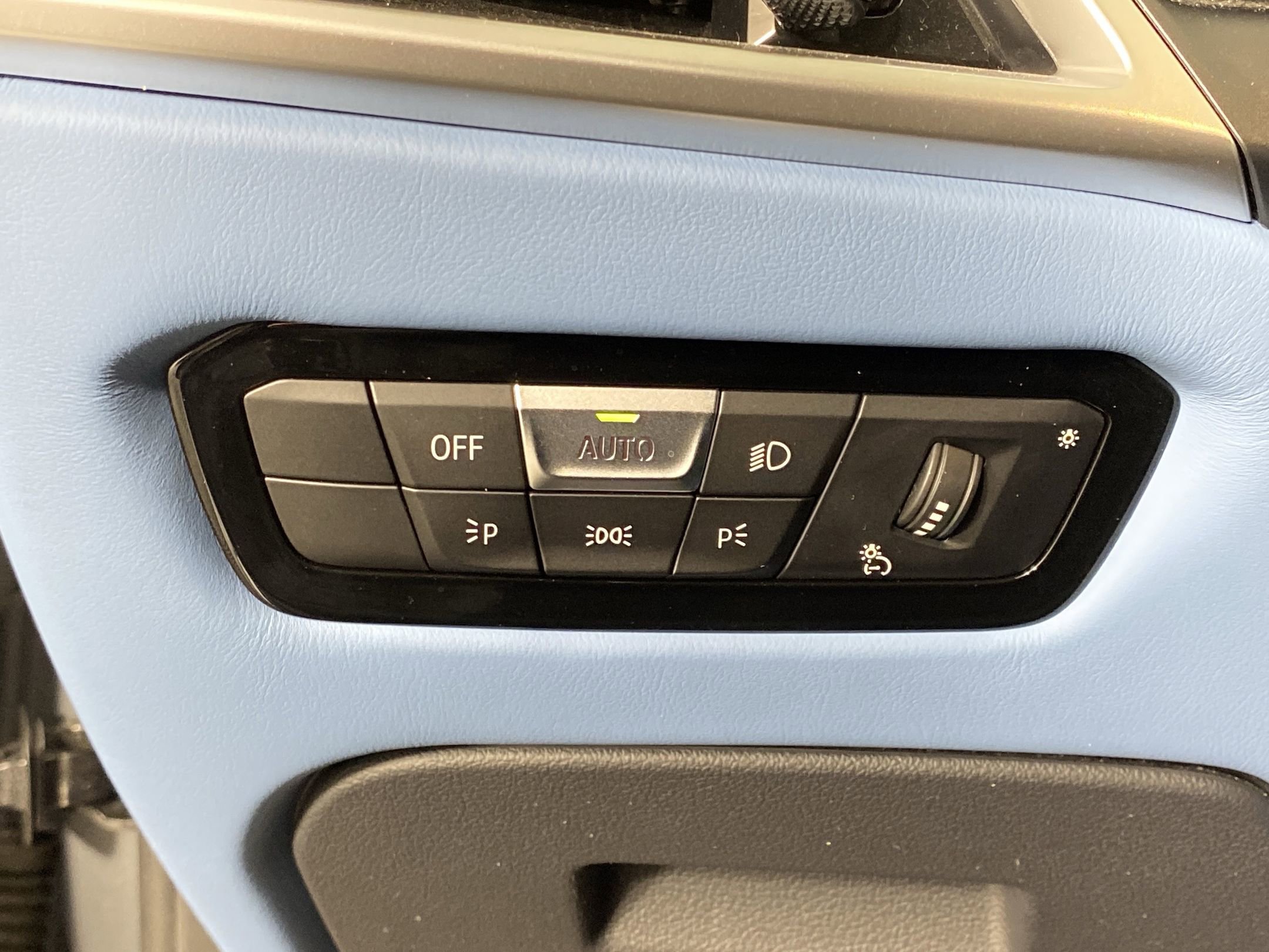 Used 2025 BMW M3 Sedan w/ M Carbon Exterior Package image 17