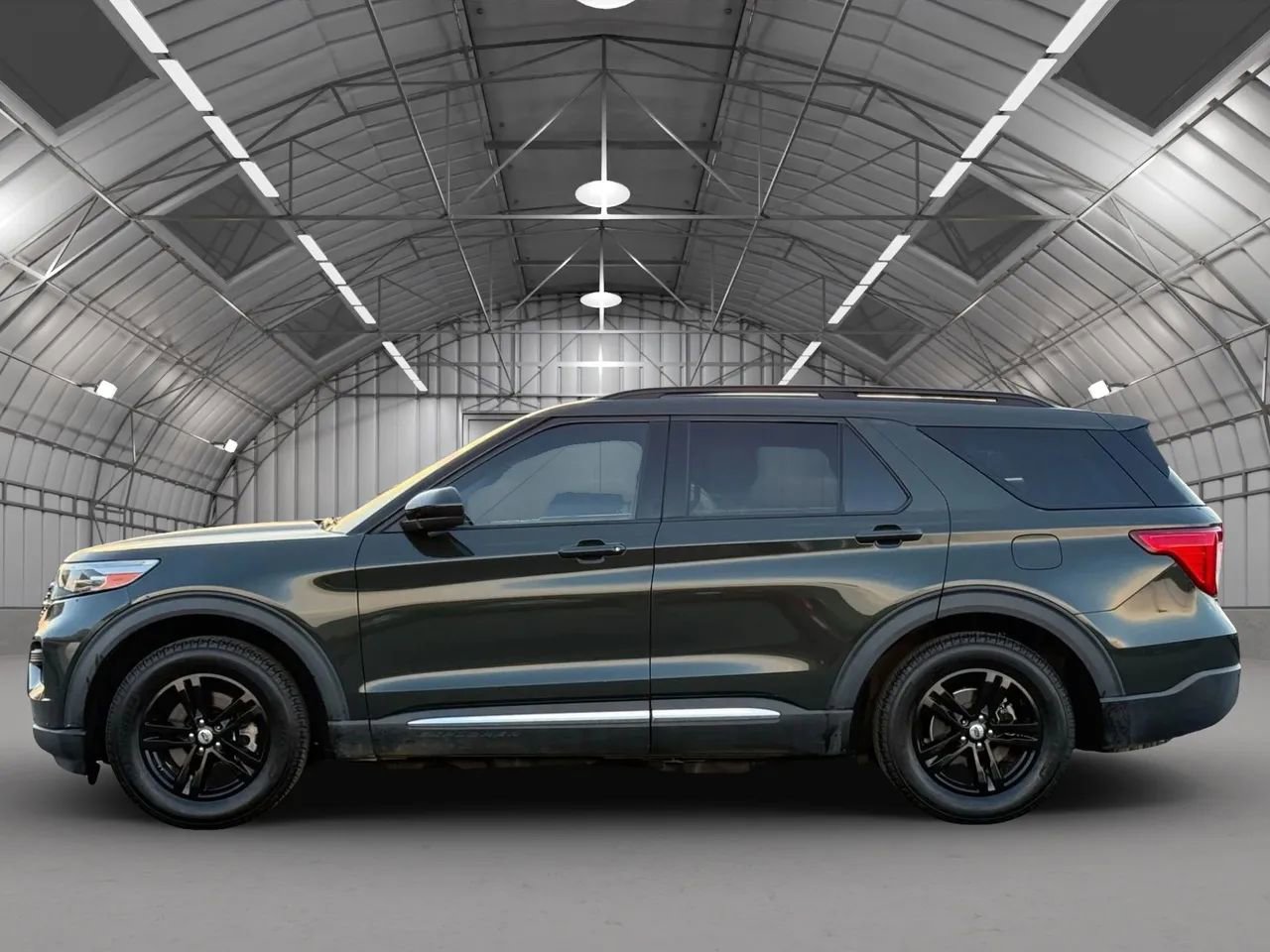 Used 2022 Ford Explorer XLT RWD image 4