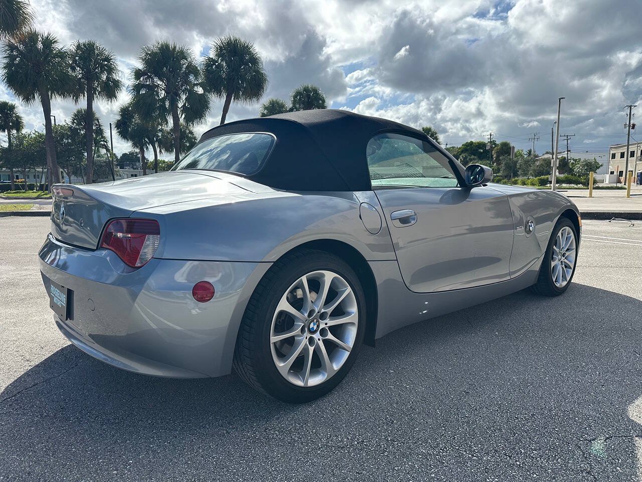 Used 2006 BMW Z4 3.0i RWD image 8