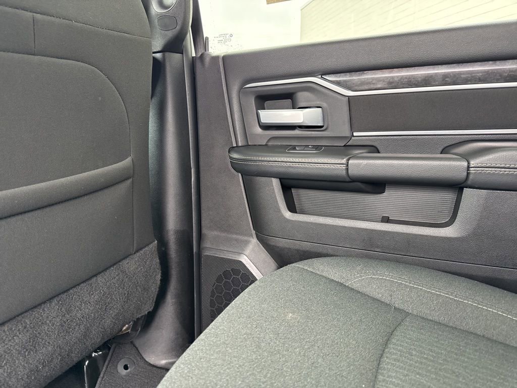 Used 2024 RAM 2500 Big Horn w/ Sport Appearance Package image 17