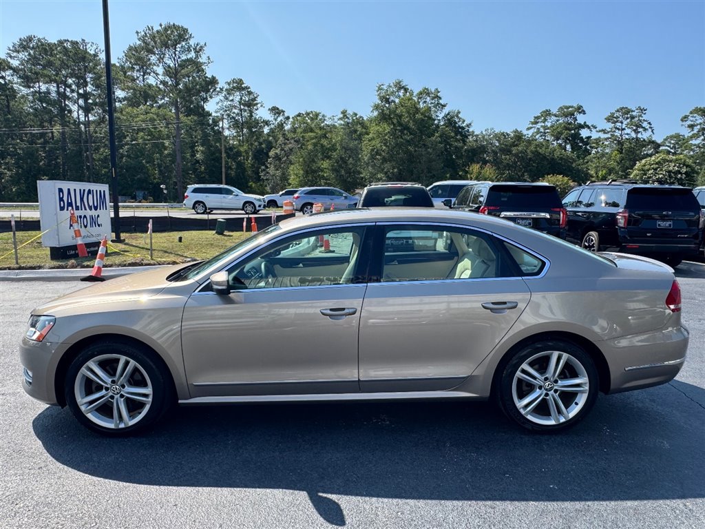 Used 2015 Volkswagen Passat 1.8T SEL Premium FWD image 5