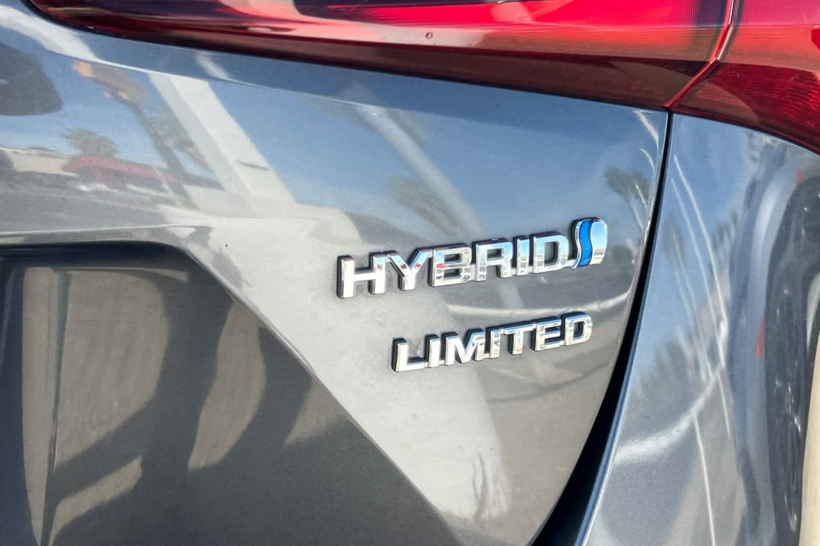 Used 2020 Toyota Prius Limited image 21