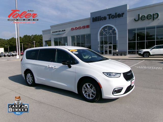 Used 2025 Chrysler Pacifica Select