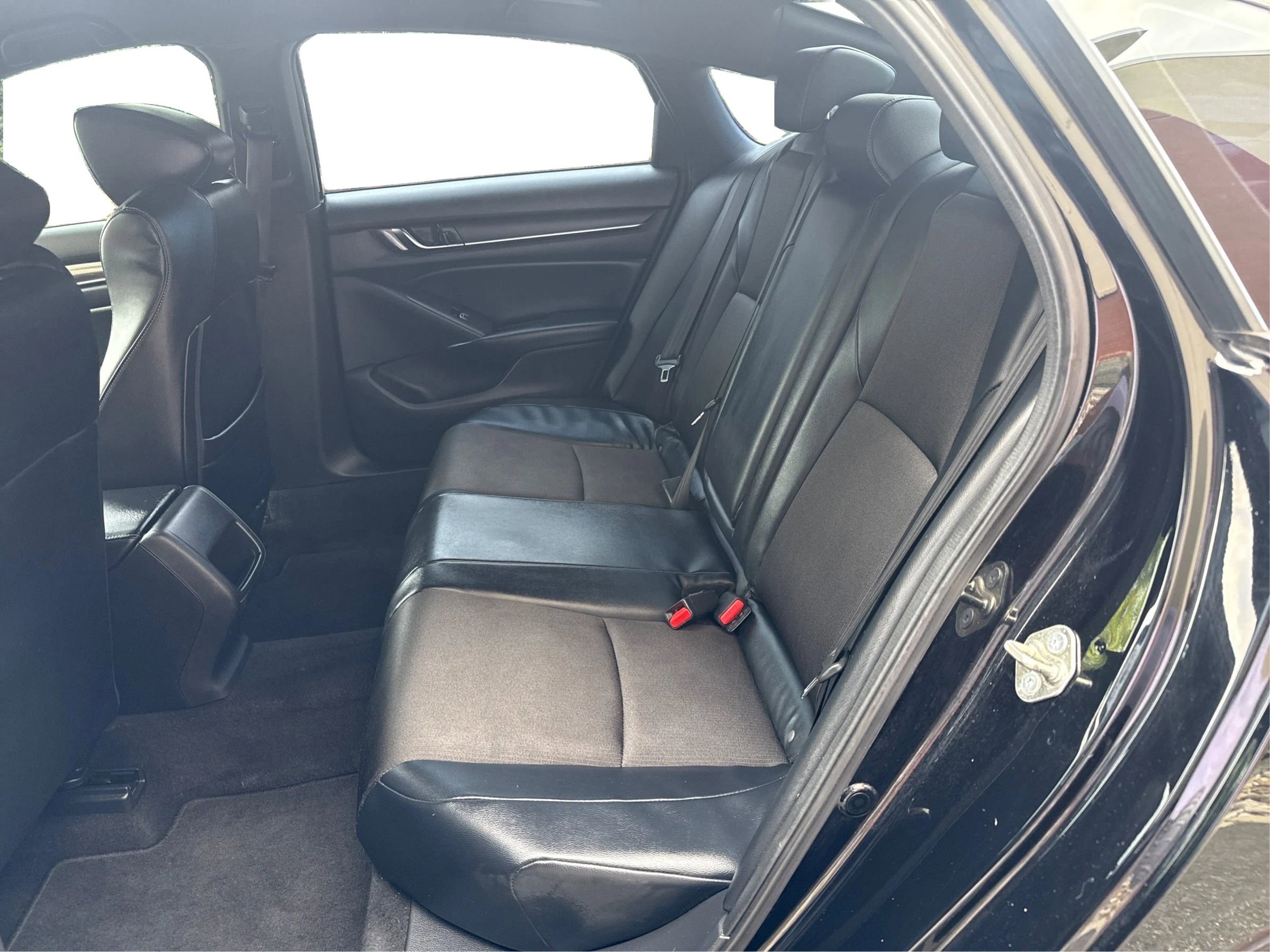 Used 2018 Honda Accord Sport image 10