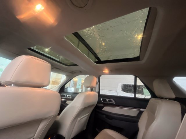 Used 2017 Ford Explorer Platinum AWD/4WD image 10