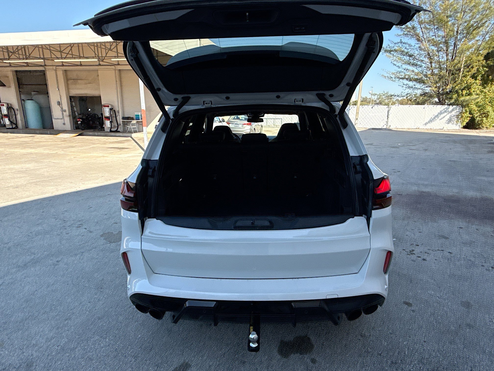 Used 2024 BMW X5 M Competition w/ Executive Package image 27