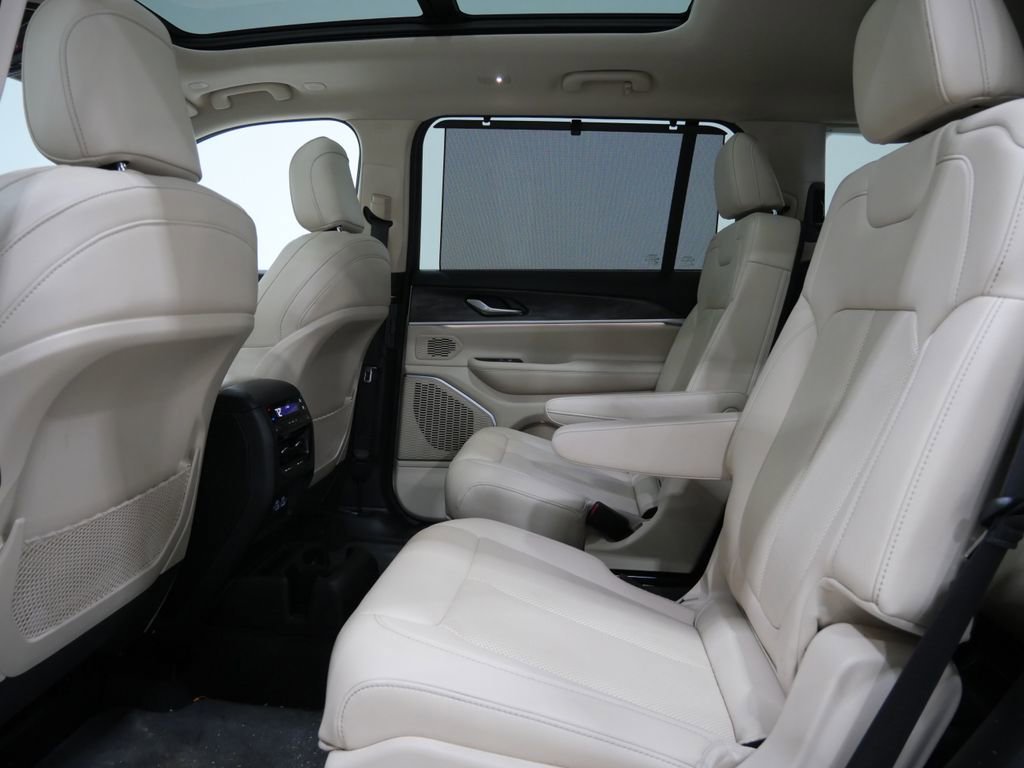 Used 2022 Jeep Grand Cherokee L Limited w/ Luxury Tech Group II AWD/4WD image 24