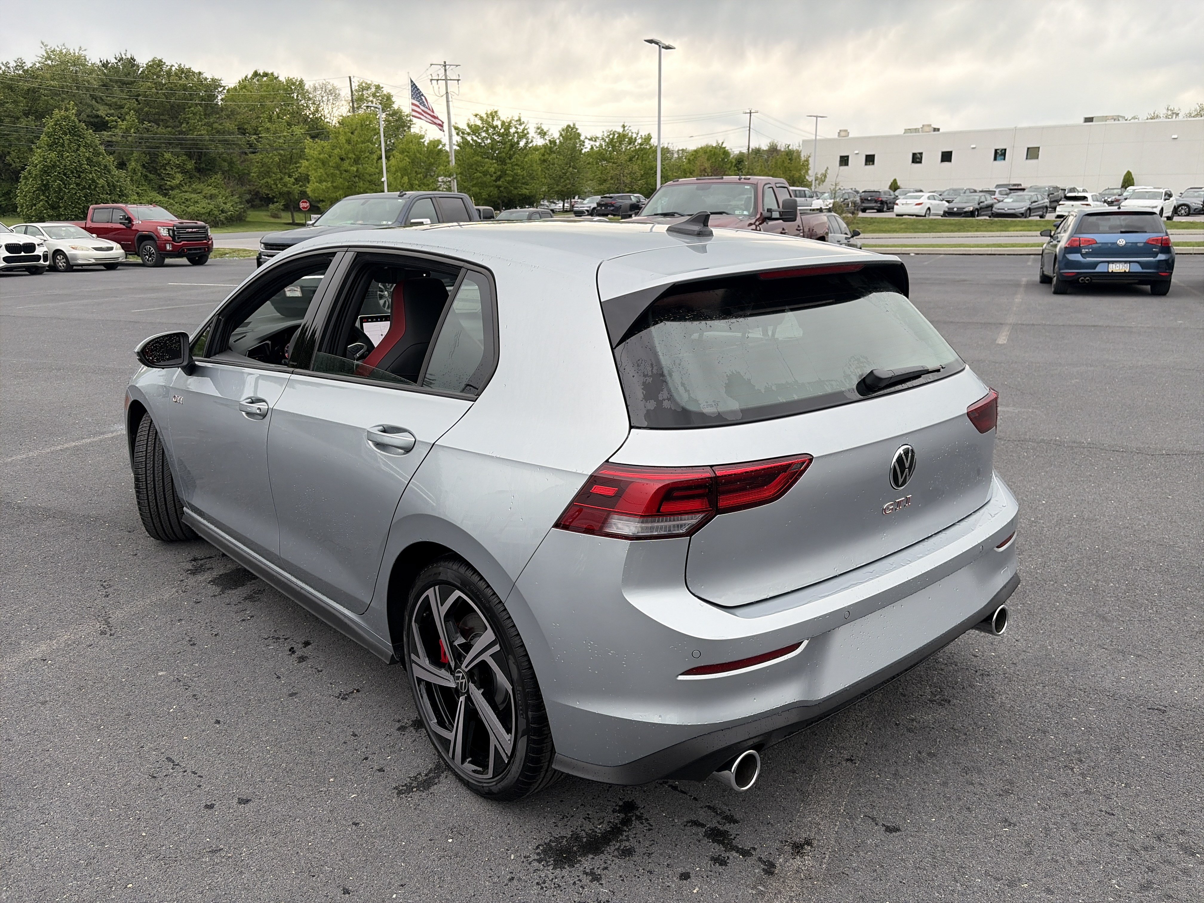 New 2026 Volkswagen GTI SE FWD image 6