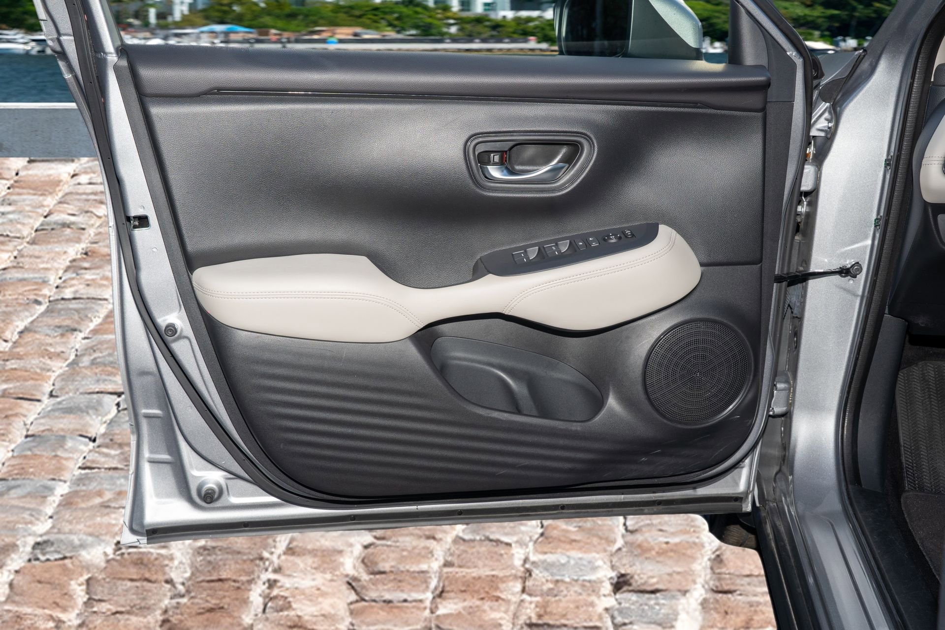 Certified 2023 Honda HR-V LX image 6