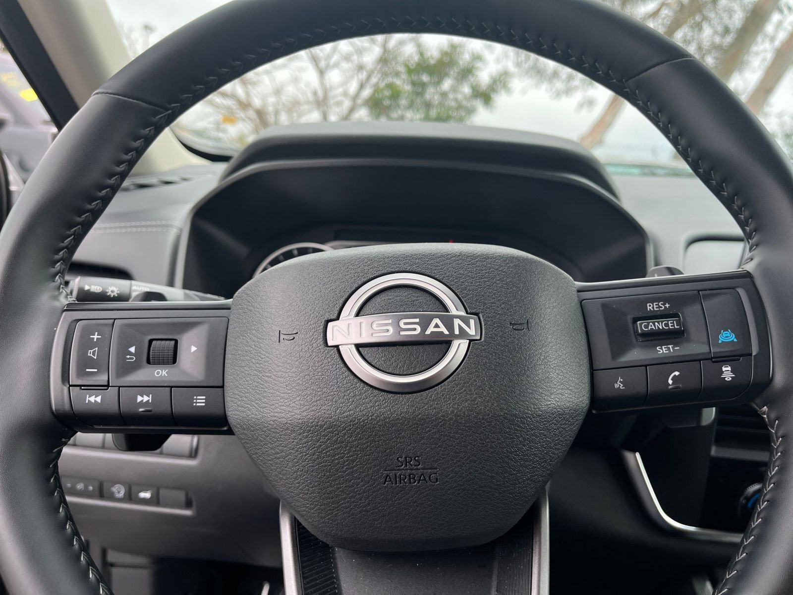 Used 2025 Nissan Rogue SV FWD image 29