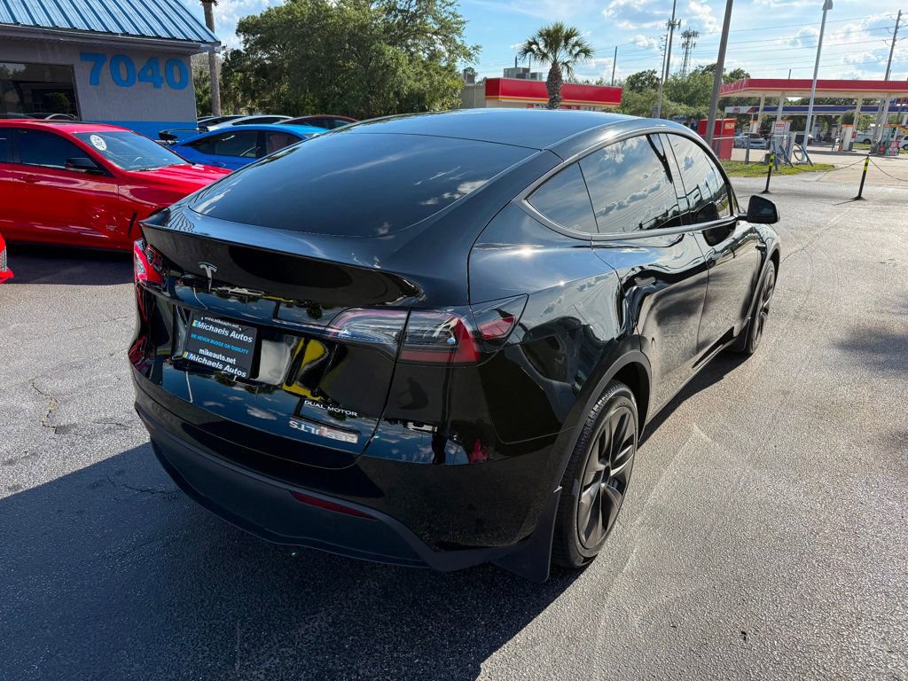 Used 2024 Tesla Model Y Long Range AWD/4WD image 5