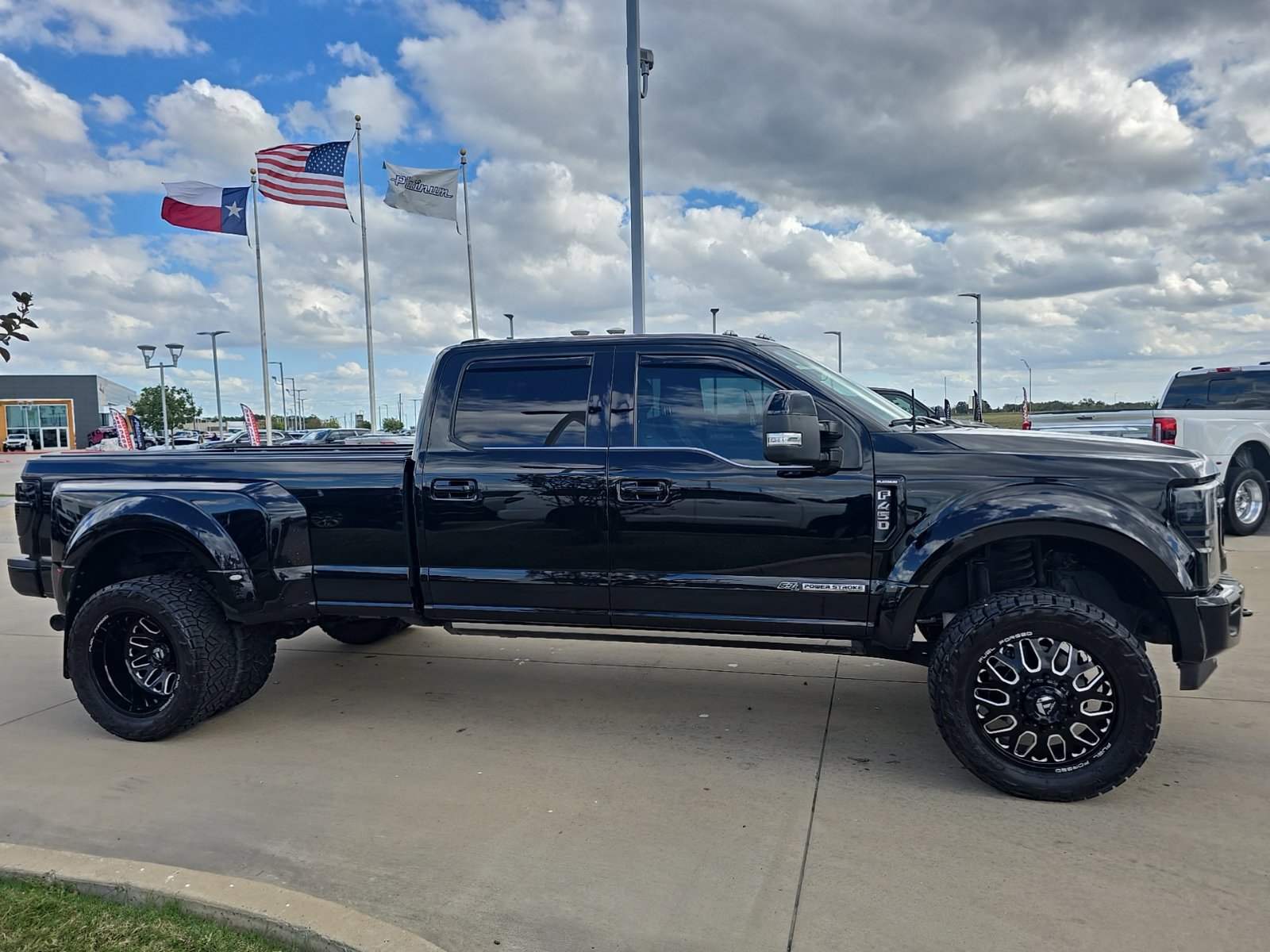 Used 2021 Ford F450 Platinum w/ FX4 Off-Road Package AWD/4WD image 7