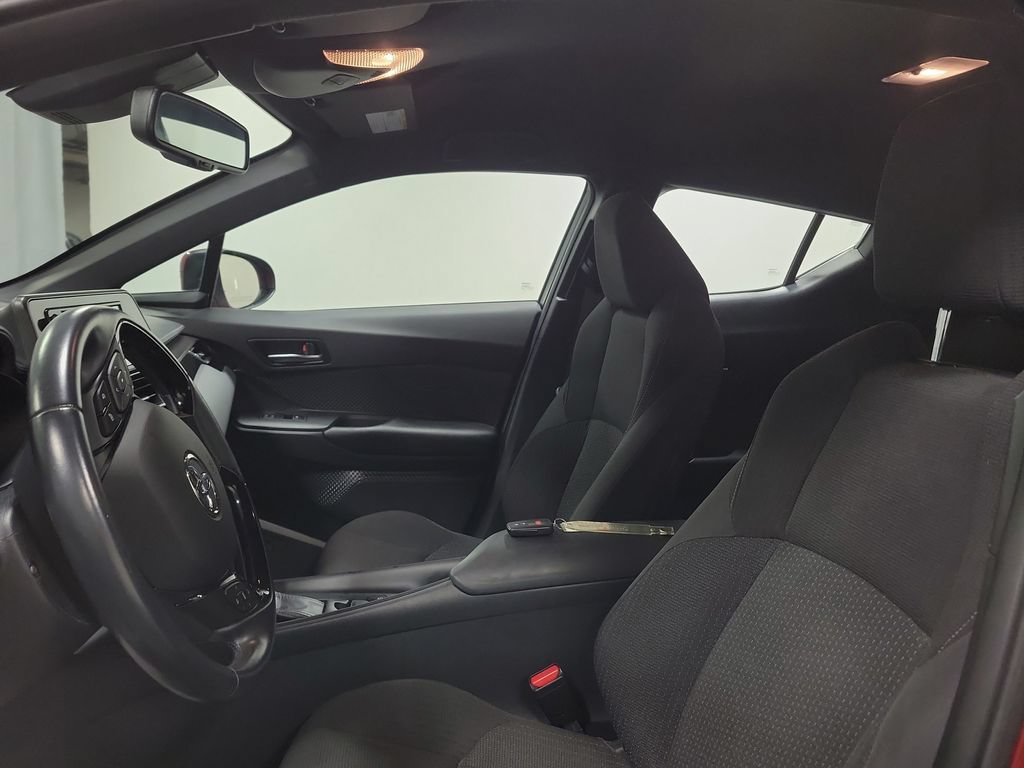 Used 2018 Toyota C-HR XLE FWD image 15