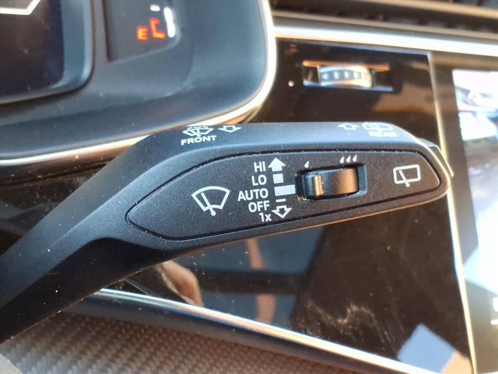 Used 2021 Audi RS Q8 w/ Carbon Optic Package AWD/4WD image 21