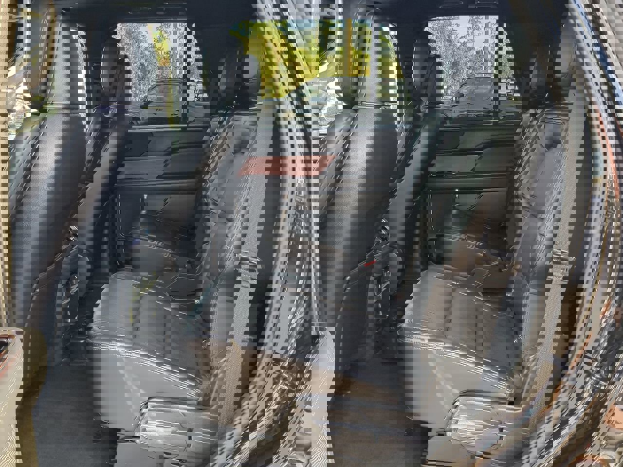 Used 2024 Lincoln Navigator Reserve image 14