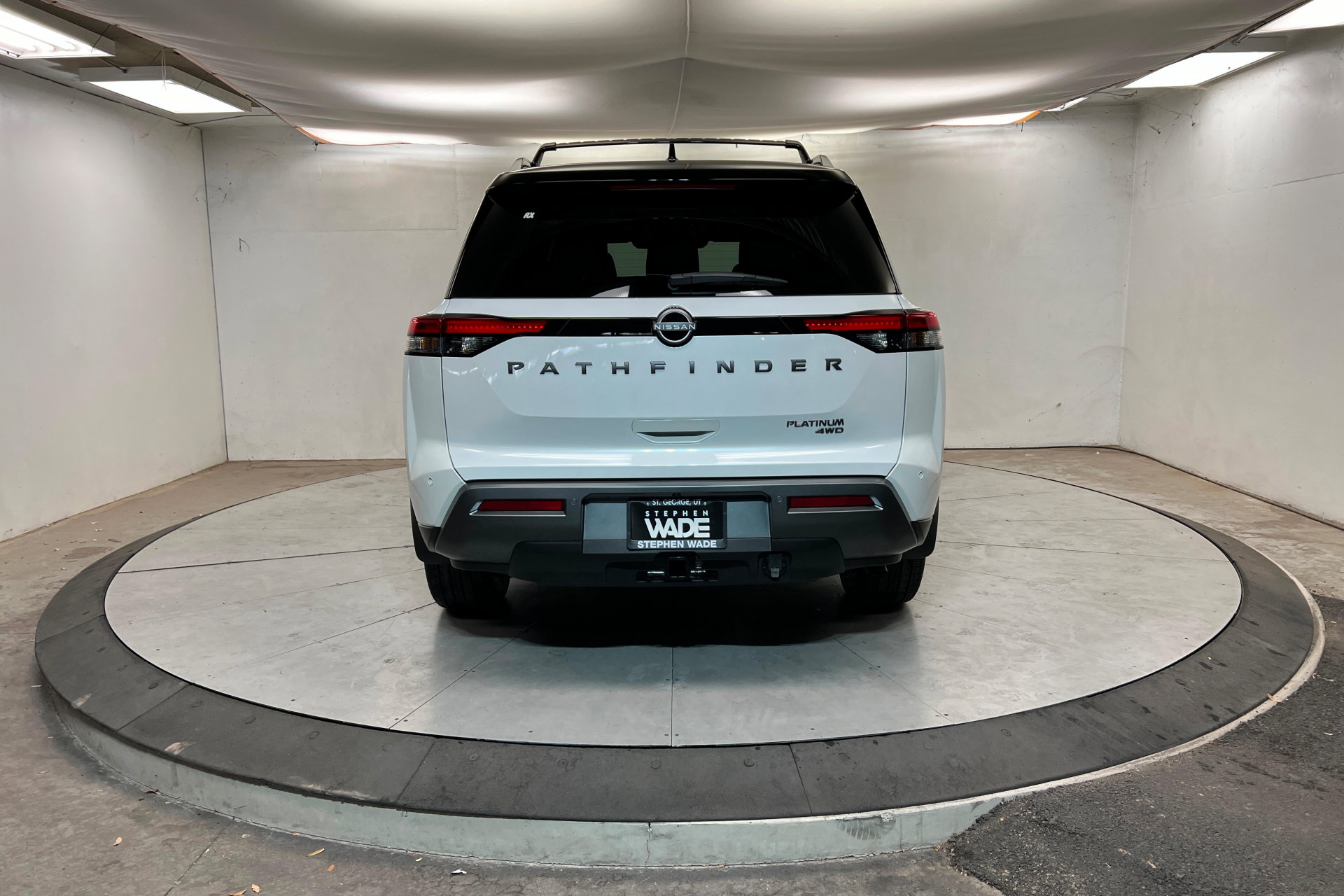 New 2026 Nissan Pathfinder Platinum image 4