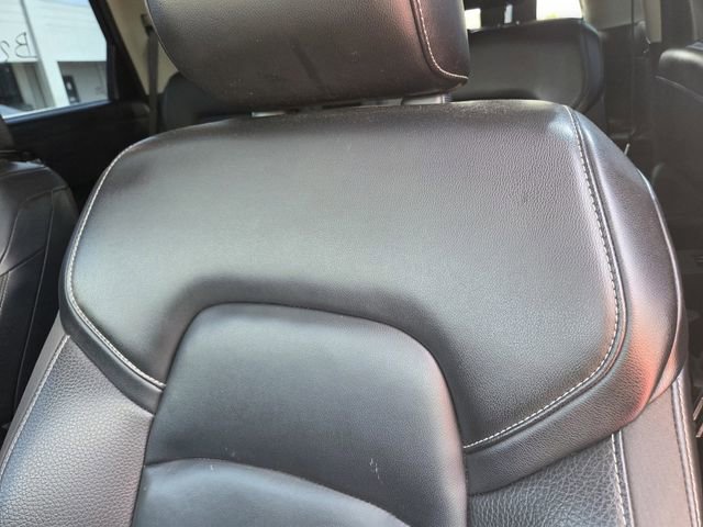 Used 2024 Nissan Pathfinder SL w/ SL Premium Package image 16