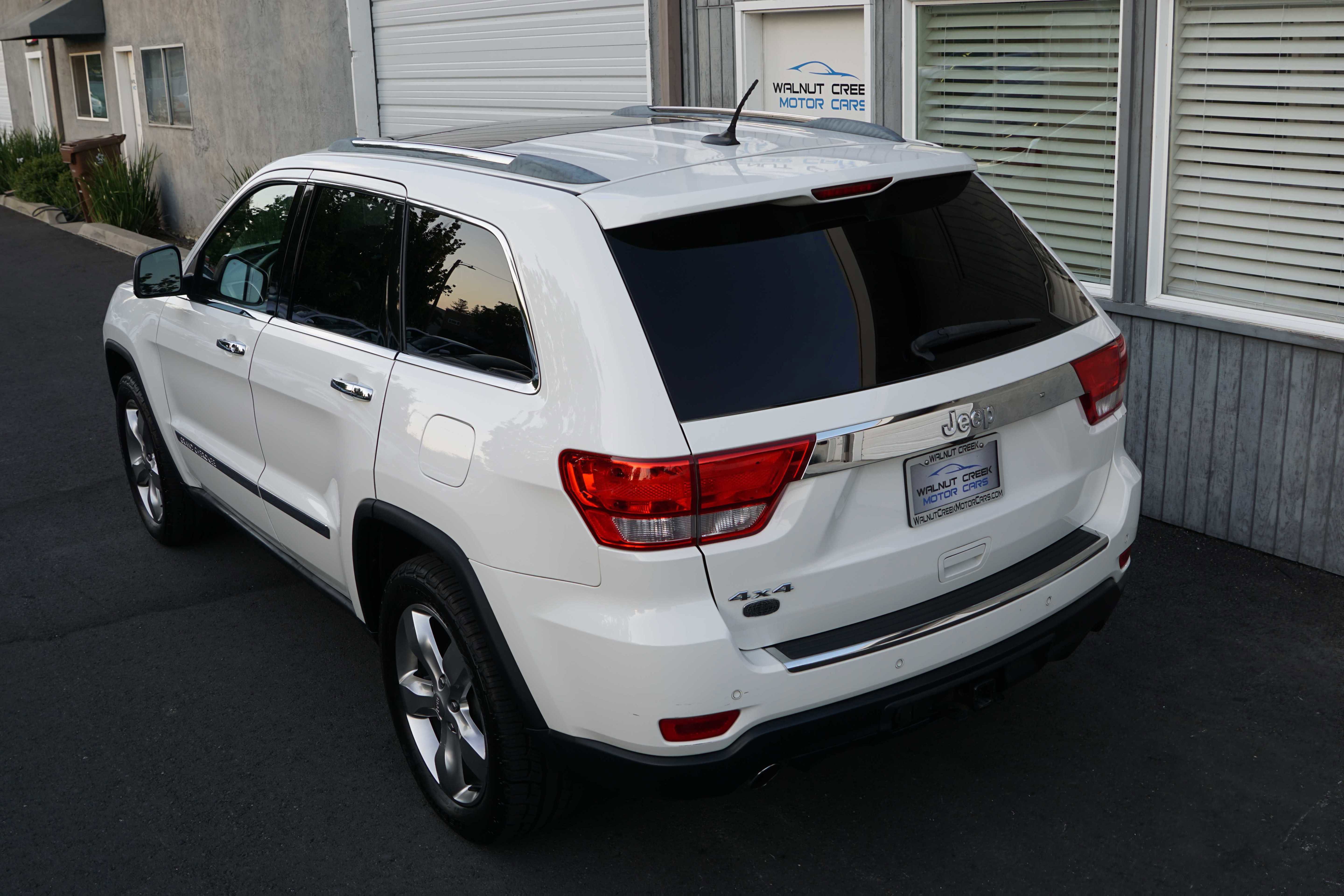 Used 2012 Jeep Grand Cherokee Overland image 17