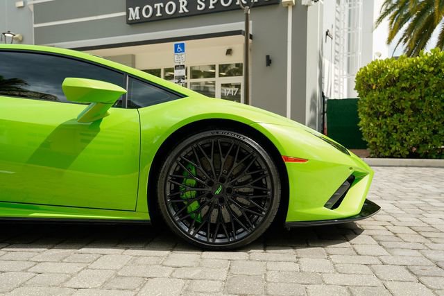 Used 2021 Lamborghini Huracan EVO RWD image 34