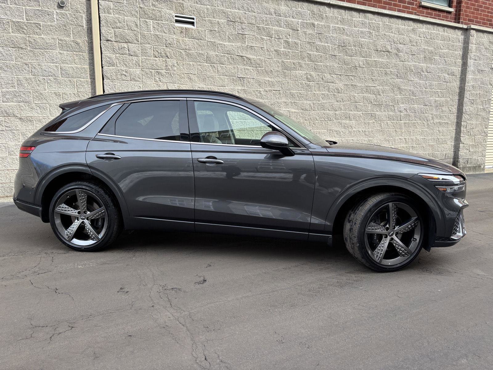 Used 2023 Genesis GV70 3.5T Sport w/ Sport Prestige Package image 2