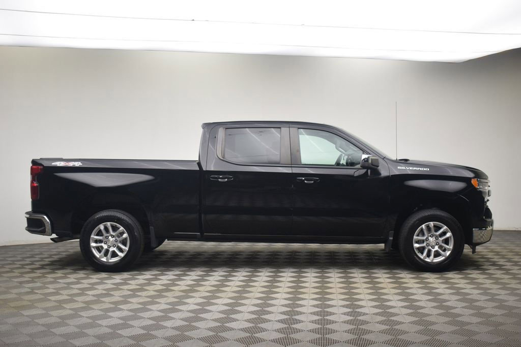 Used 2024 Chevrolet Silverado 1500 LT AWD/4WD image 11