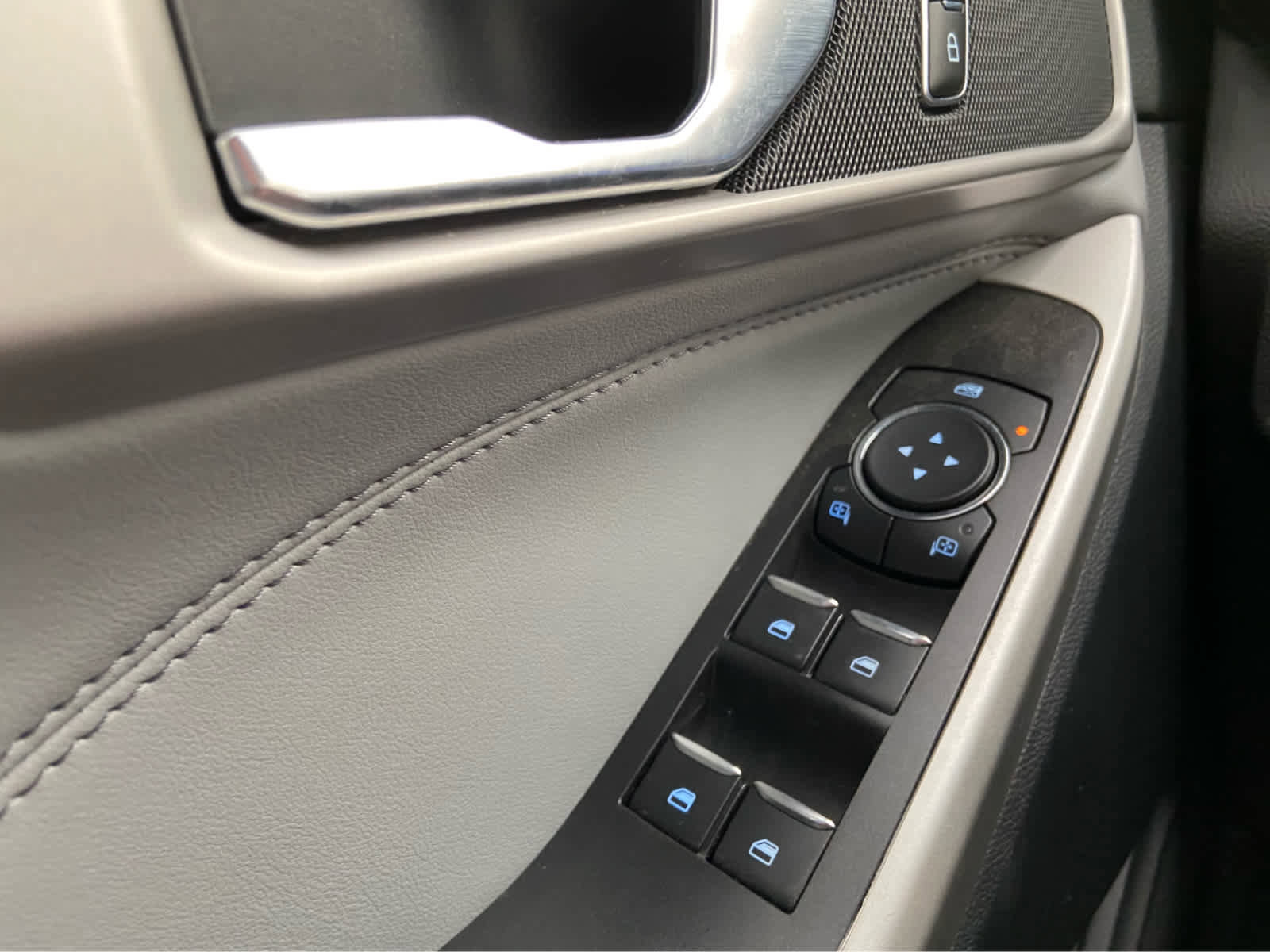 Used 2022 Ford Explorer XLT w/ Equipment Group 202A image 41