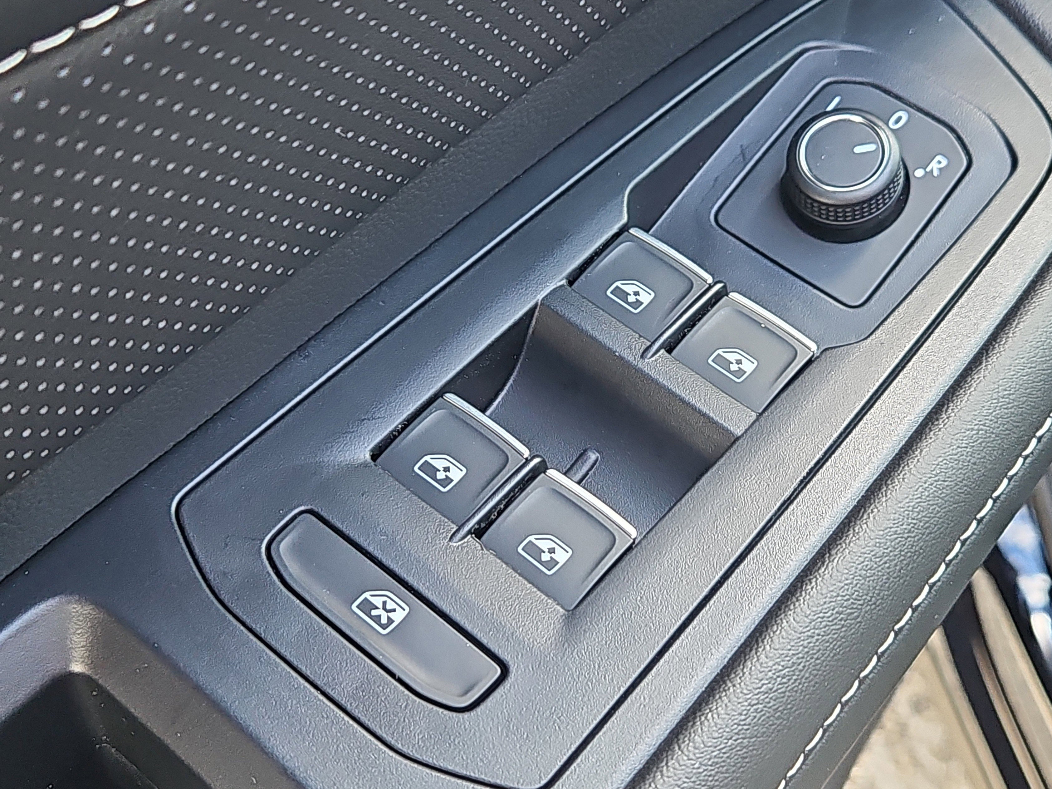 New 2026 Volkswagen Atlas SE image 7