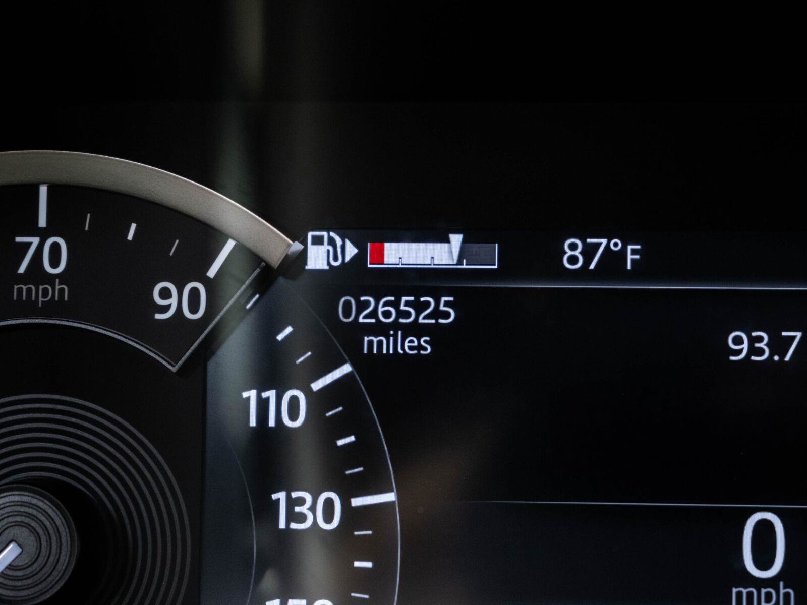Used 2022 Jaguar XF R-Dynamic SE AWD/4WD image 12