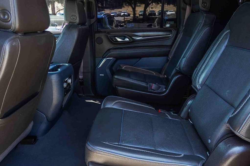 Used 2022 GMC Yukon XL Denali w/ Denali Premium Package RWD image 20