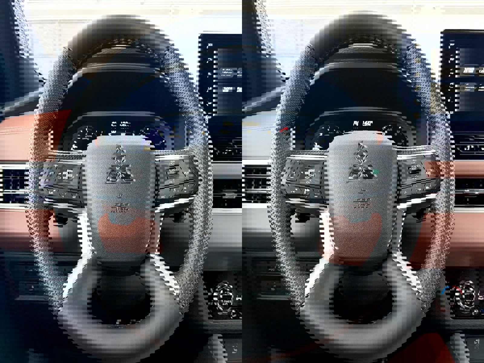 New 2025 Mitsubishi Outlander AWD image 42