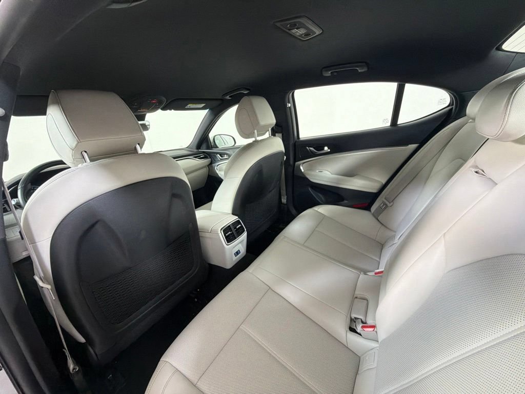 Used 2025 Genesis G70 2.5T RWD image 30