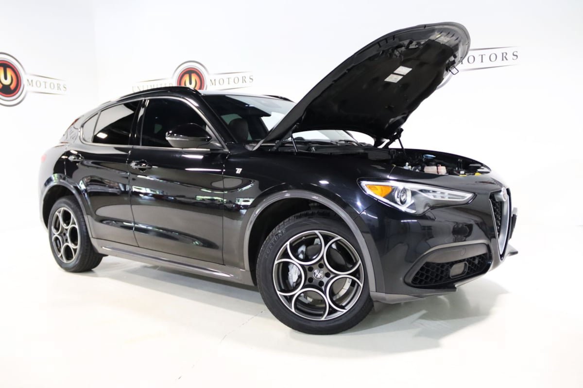Used 2022 Alfa Romeo Stelvio Ti AWD/4WD image 30