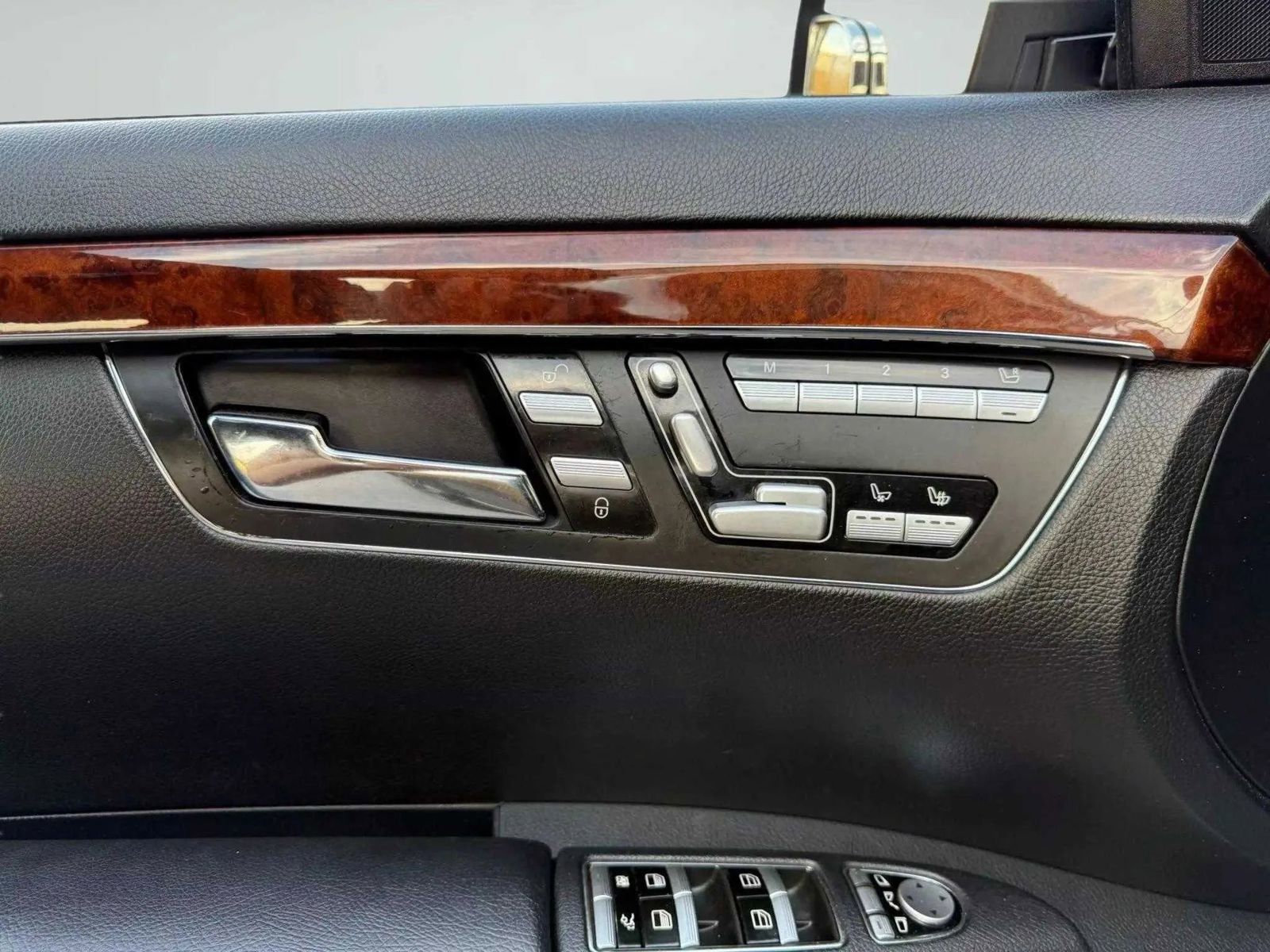 Used 2010 Mercedes-Benz S 550 image 28