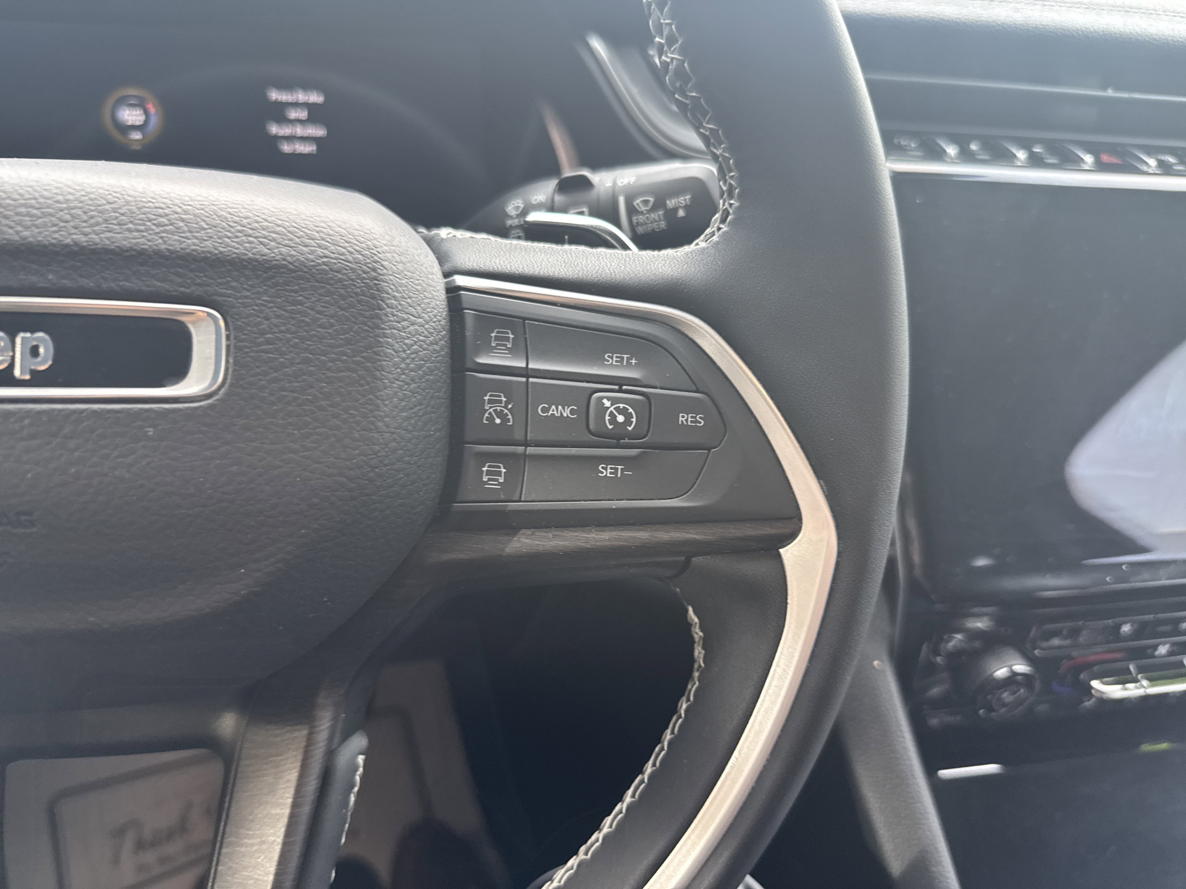 Used 2023 Jeep Grand Cherokee L Limited w/ Luxury Tech Group II image 20