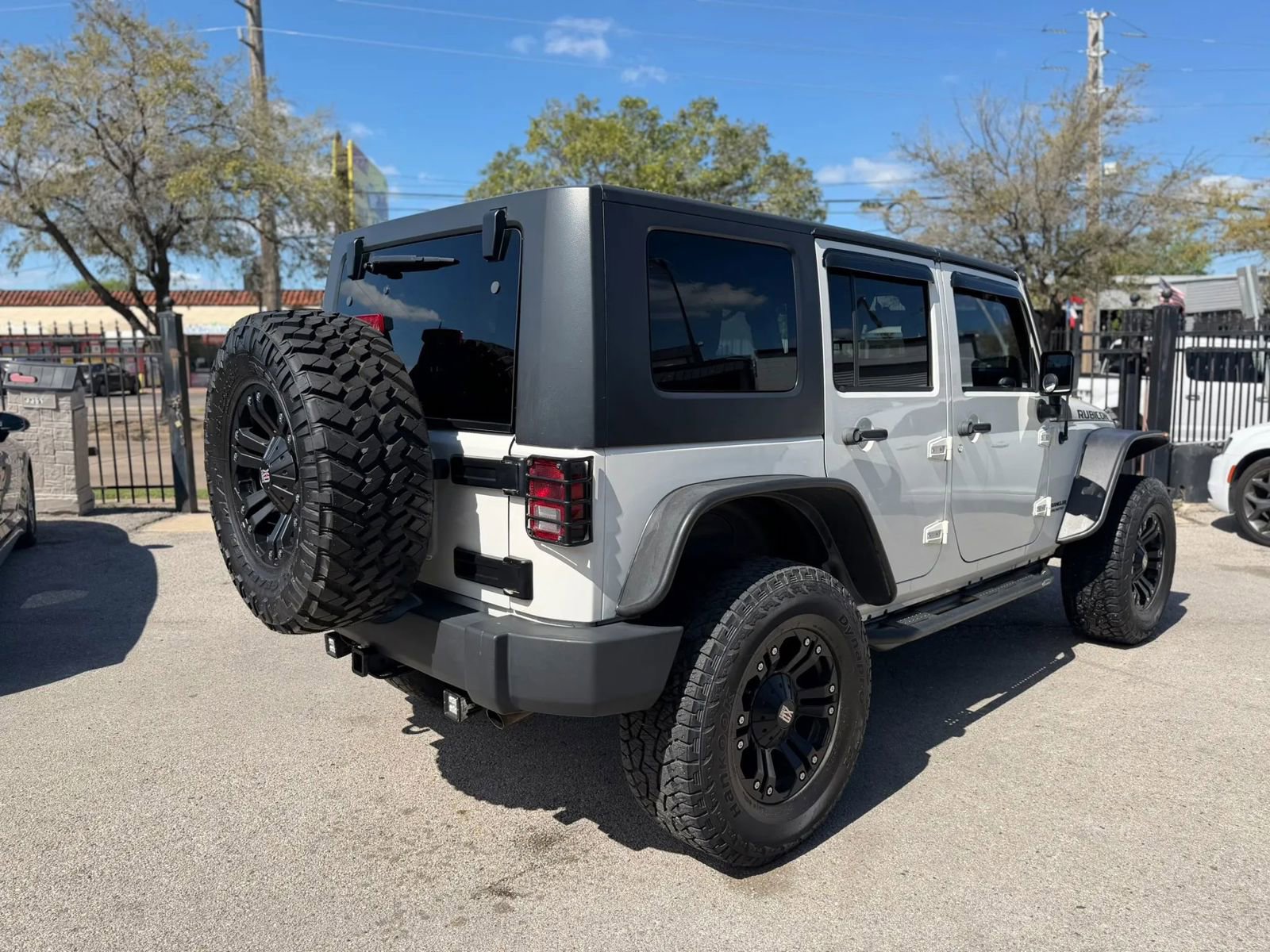 Used 2010 Jeep Wrangler Unlimited Rubicon w/ Trailer Tow Group image 4