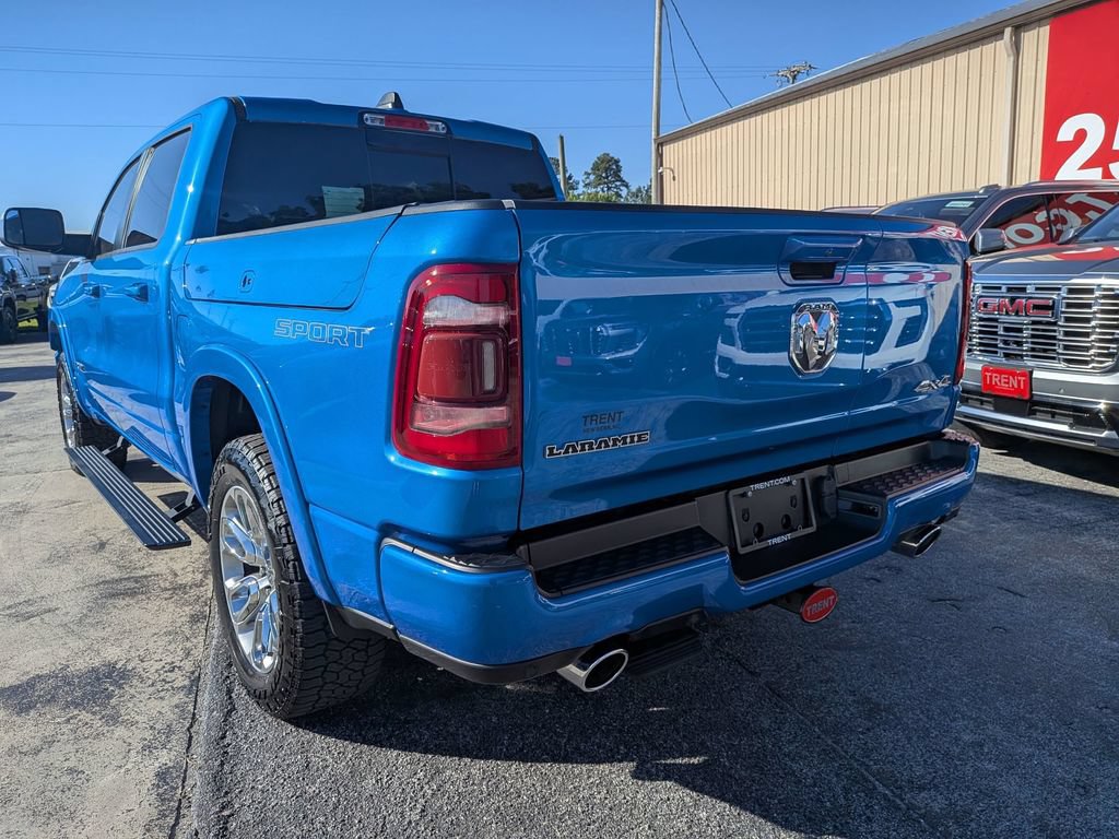 Used 2022 RAM 1500 Laramie AWD/4WD image 2