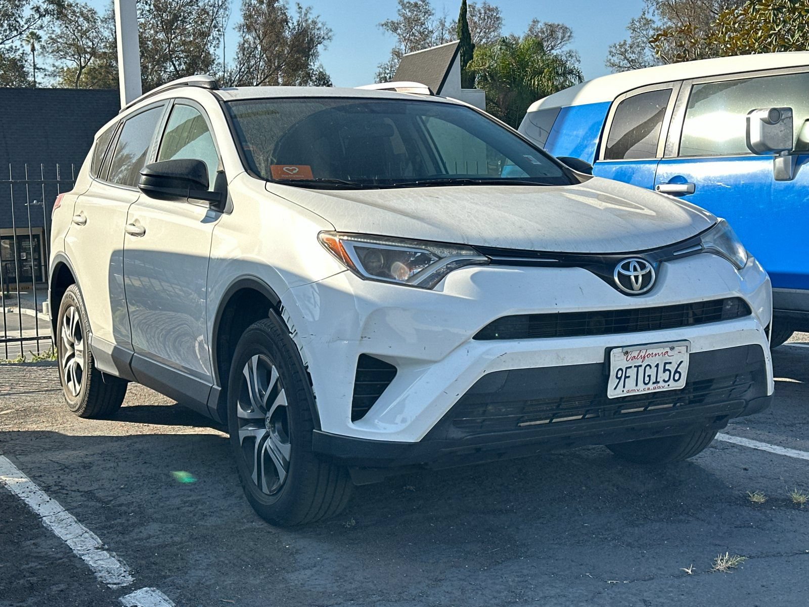 Used 2016 Toyota RAV4 LE FWD image 2