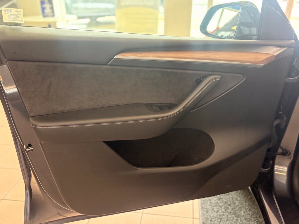 Used 2023 Tesla Model Y Long Range AWD/4WD image 21