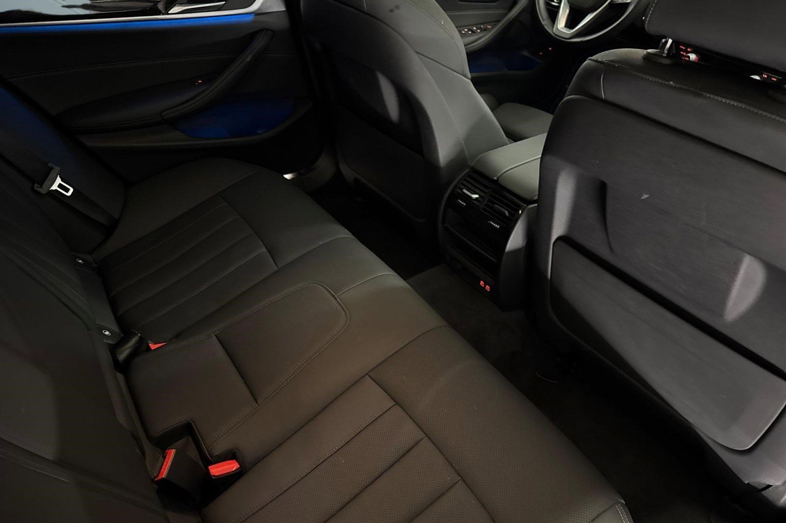 Used 2023 BMW 530e w/ Convenience Package image 30