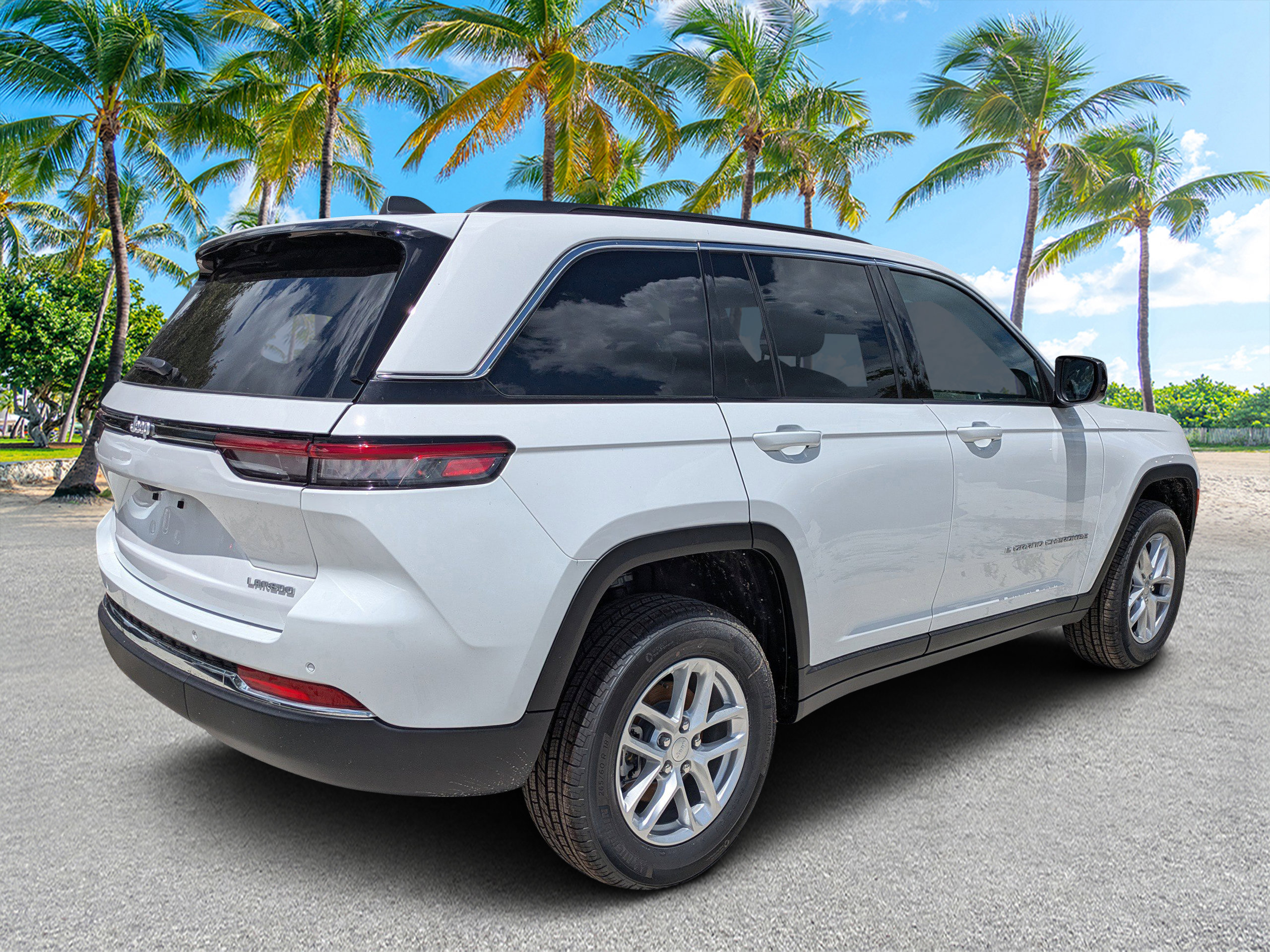 New 2026 Jeep Grand Cherokee Laredo X RWD image 3