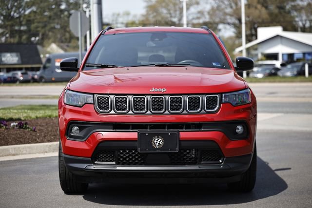 Used 2024 Jeep Compass Latitude image 15