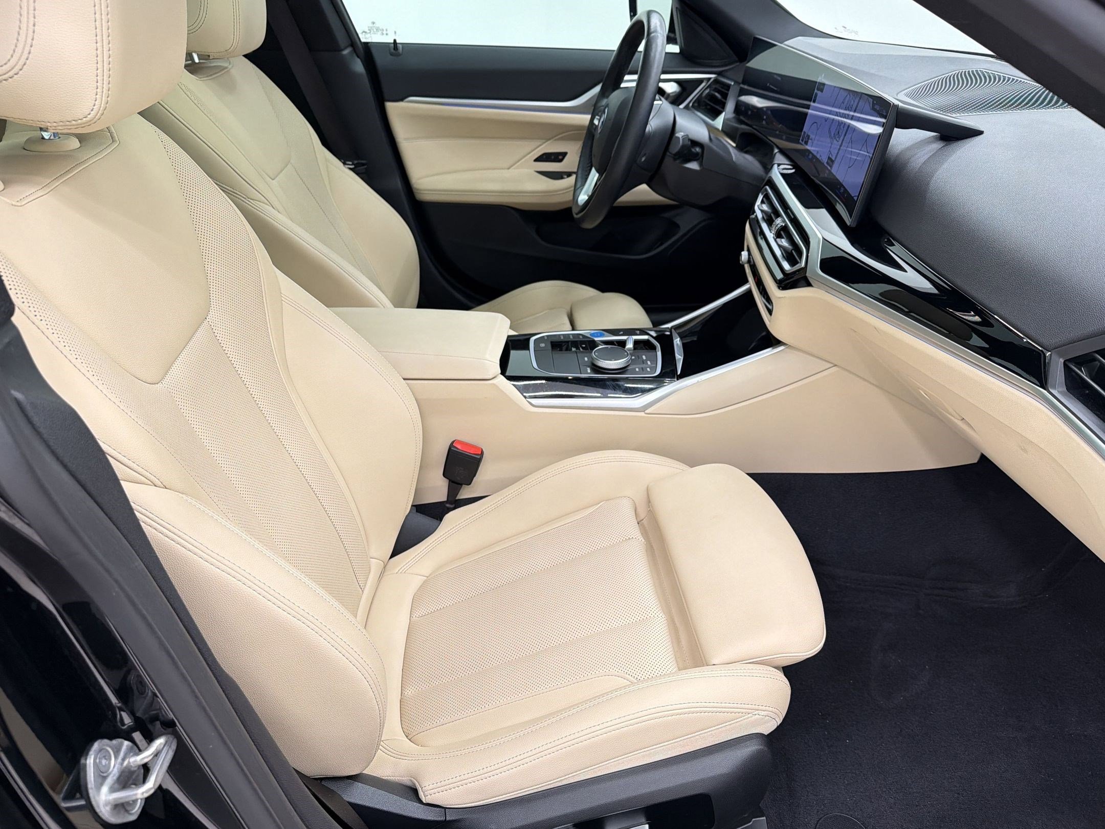 Used 2023 BMW i4 eDrive35 w/ Premium Package image 29