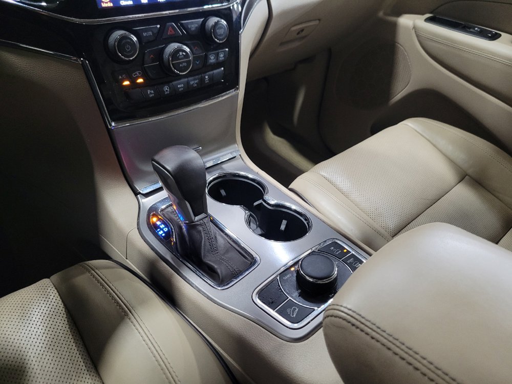 Used 2021 Jeep Grand Cherokee Overland AWD/4WD image 26