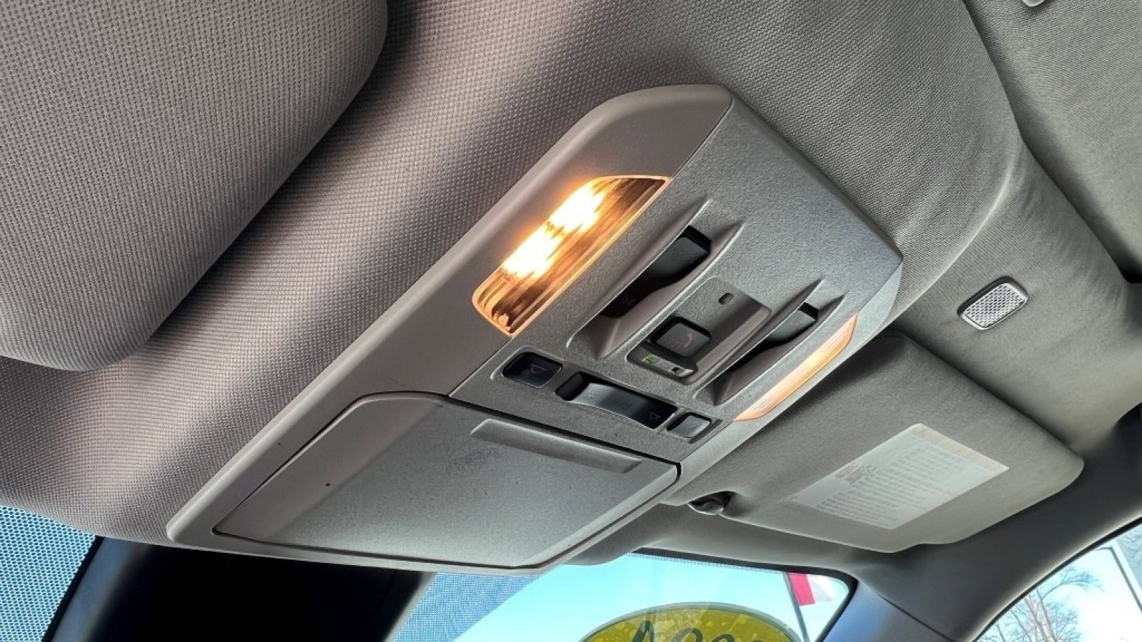 Used 2024 Toyota Highlander XLE image 26