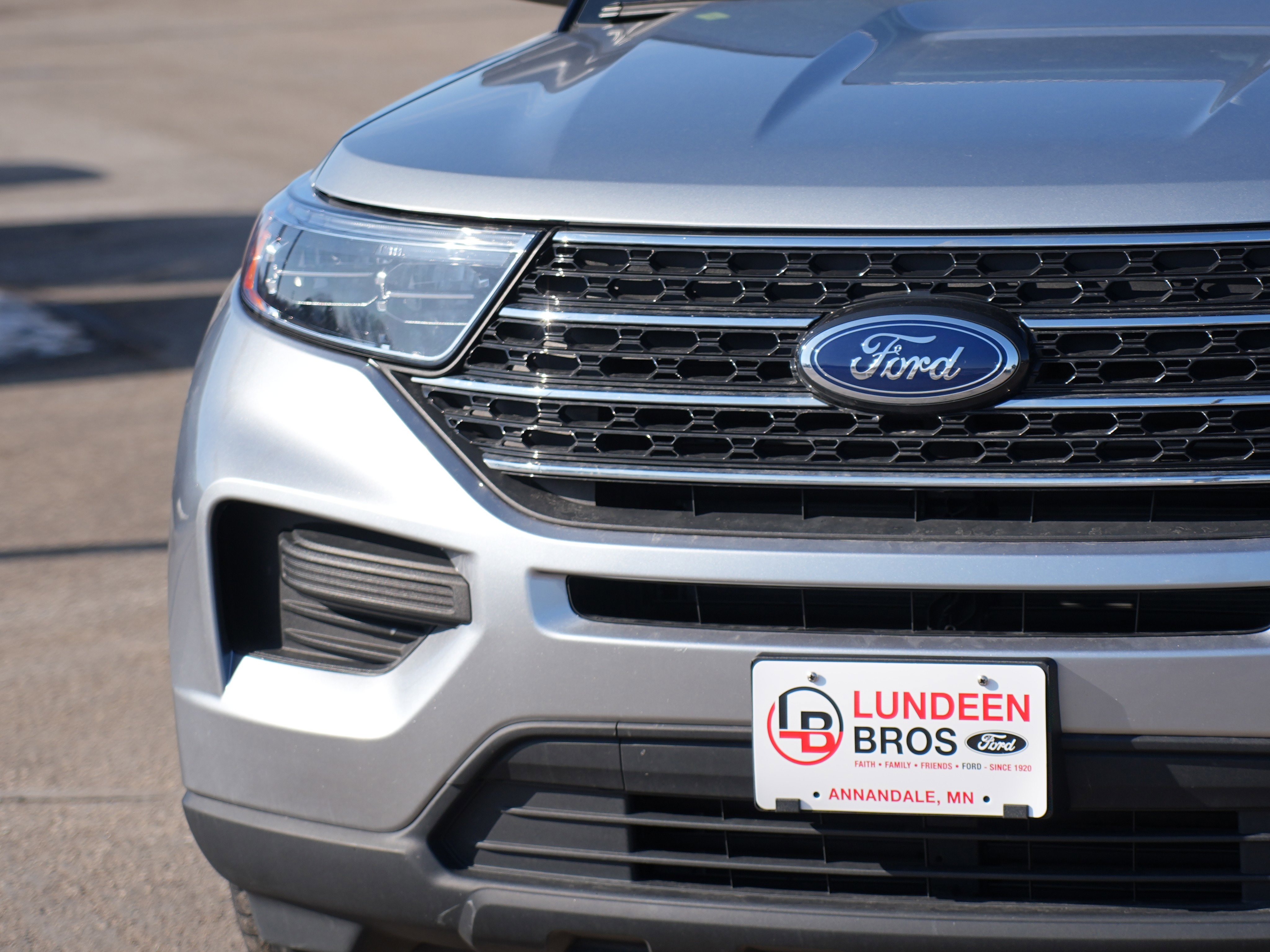 Used 2023 Ford Explorer XLT image 11