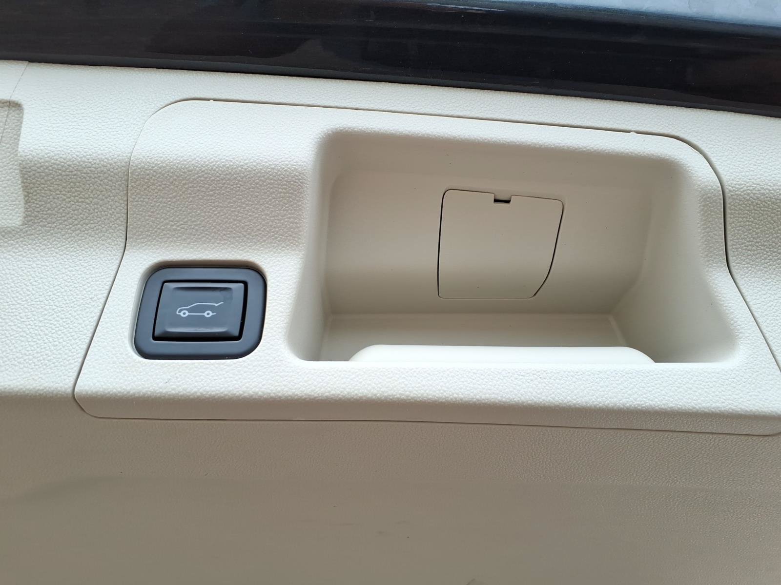 Used 2021 GMC Acadia Denali w/ Denali Technology Package FWD image 6